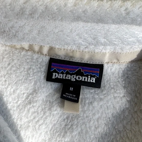 Patagonia Women's Soft Cream Pullover - Picture 6 of 6